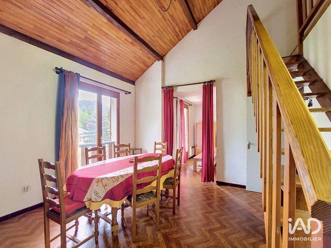 Photo 1 - Appartement à SEYNE