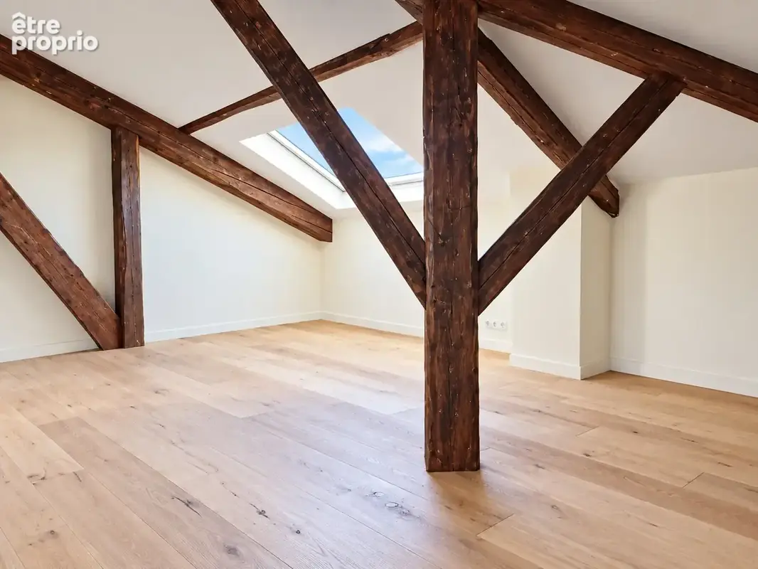 Esprit Loft au coeur d'un château- T5 ATYPIQUE 104 m2 (142 m2 au total) - photo 5