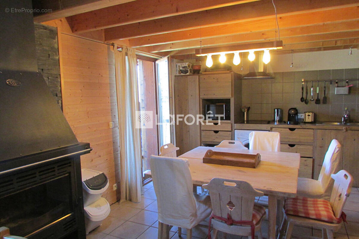 Appartement à LES CHAPELLES