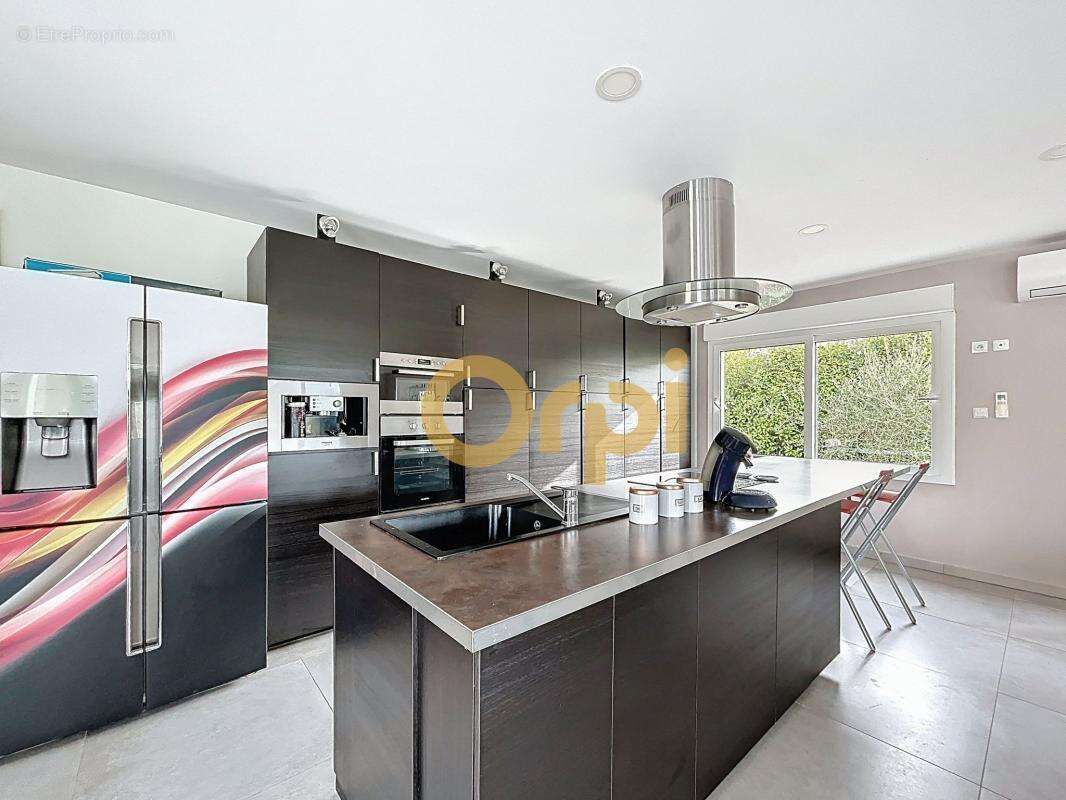 Maison à BAGNOLS-EN-FORET