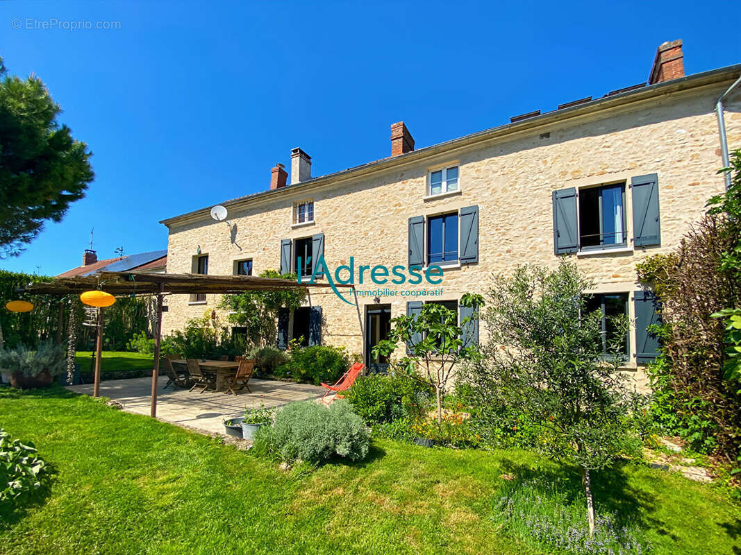 Maison à OINVILLE-SUR-MONTCIENT