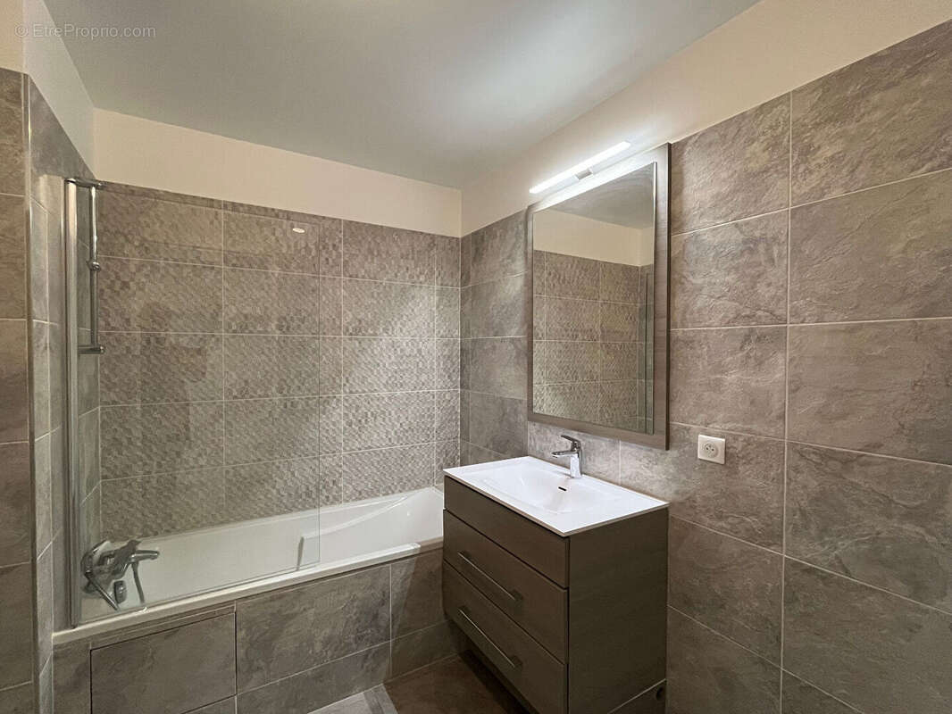 Appartement à LEVALLOIS-PERRET