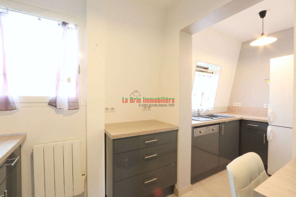 Appartement à MANDRES-LES-ROSES
