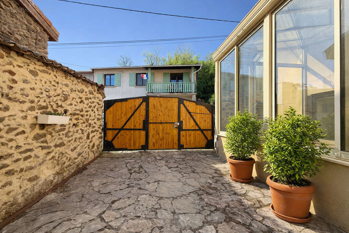 Maison à LIMONY