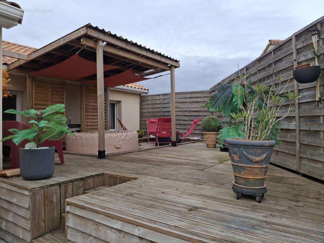 Maison à CHANTELOUP-LES-BOIS