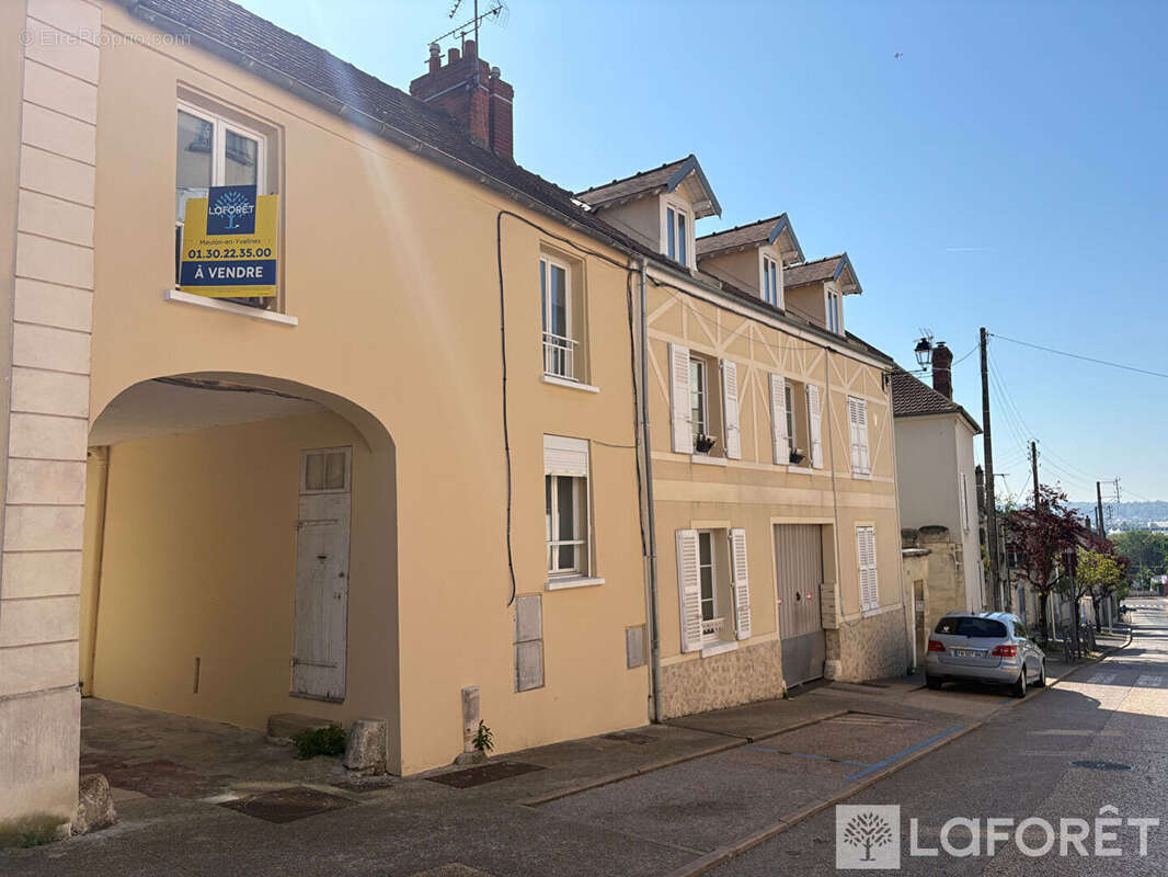 Maison à JUZIERS