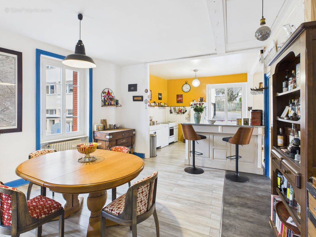 Maison à CRAPONNE-SUR-ARZON