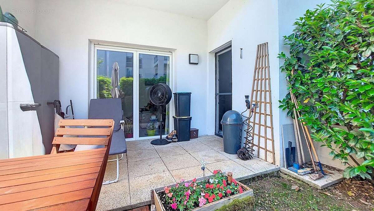 Appartement à MEYZIEU