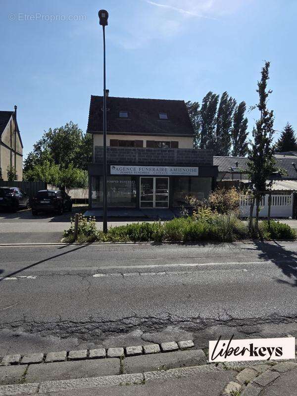 Beau local commercial 130m2 avec Appartement 120 m2 et terrain 3000 m2 - photo 4