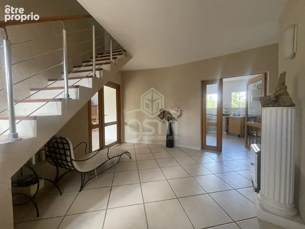 Maison 7 pièces 242 m² à vendre à Veigne (37250) - photo 3