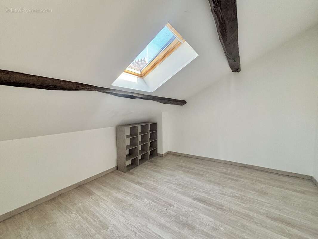 Appartement 68 m² à Pont-De-Cheruy  - photo 9