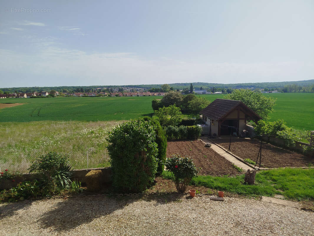 Maison à MONETEAU