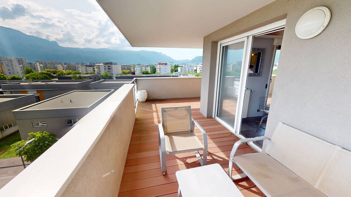 Appartement à SAINT-MARTIN-D'HERES