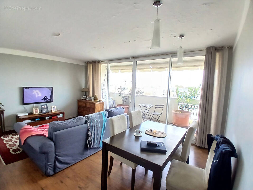 Appartement à AUBERVILLIERS