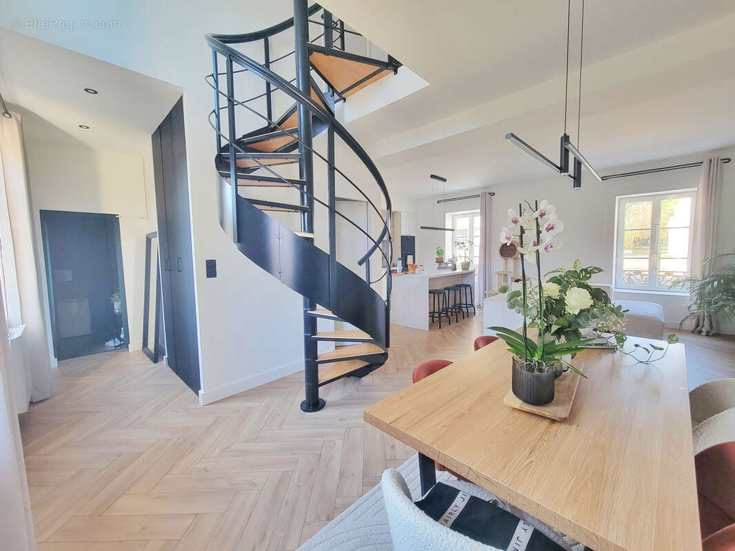 Appartement à SAINT-GENIS-LAVAL