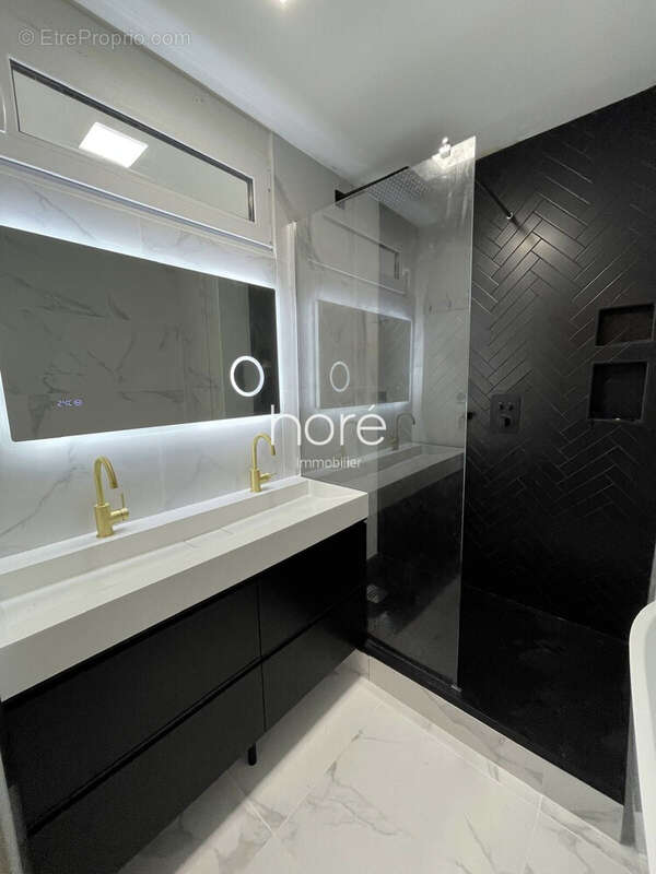 Appartement à LA GARENNE-COLOMBES