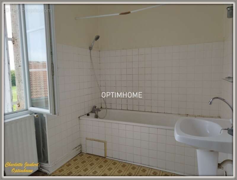 Maison à BLANZAC-PORCHERESSE