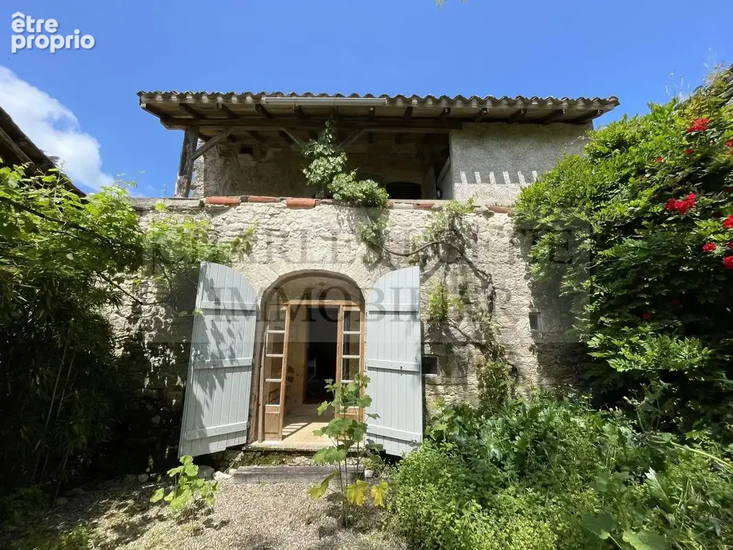 Bel ensemble - corps de ferme avec 3 maisons, un hangar, jardin et verger - photo 3