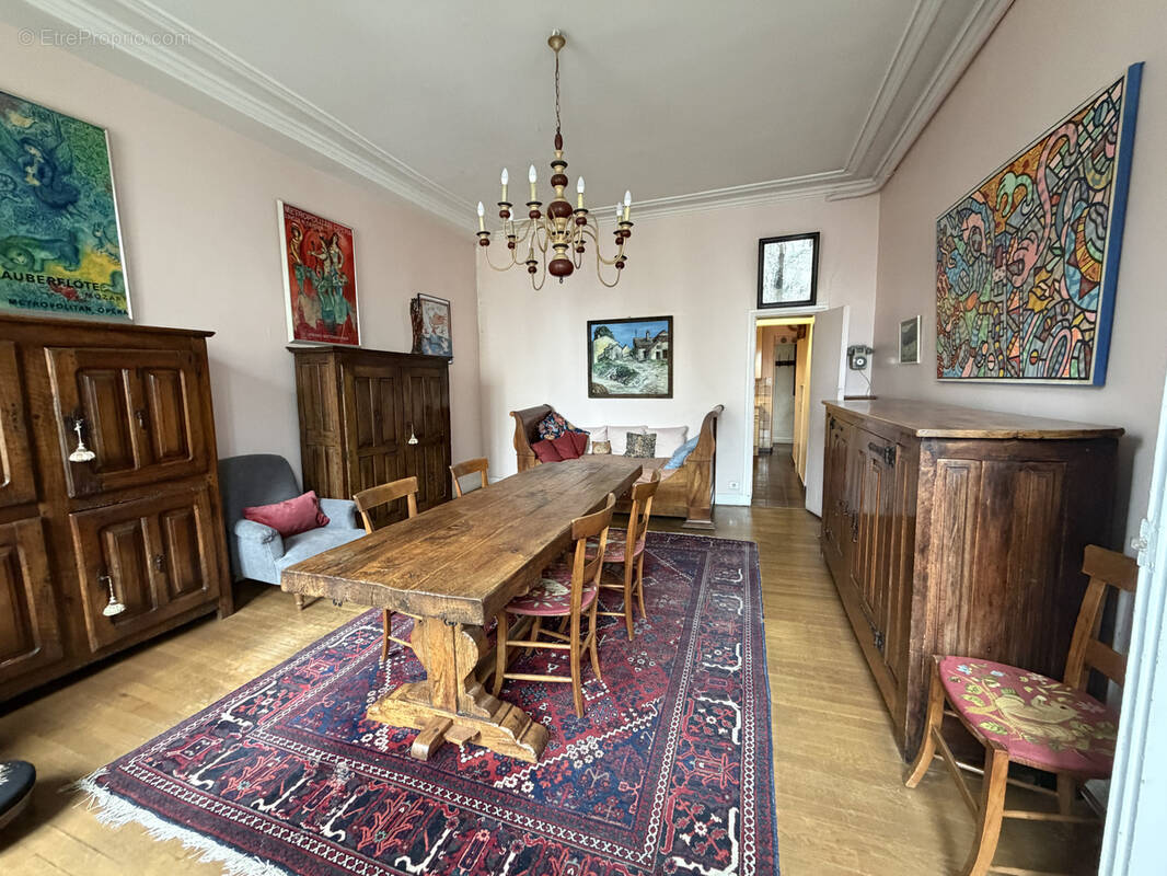 Appartement à PARIS-3E