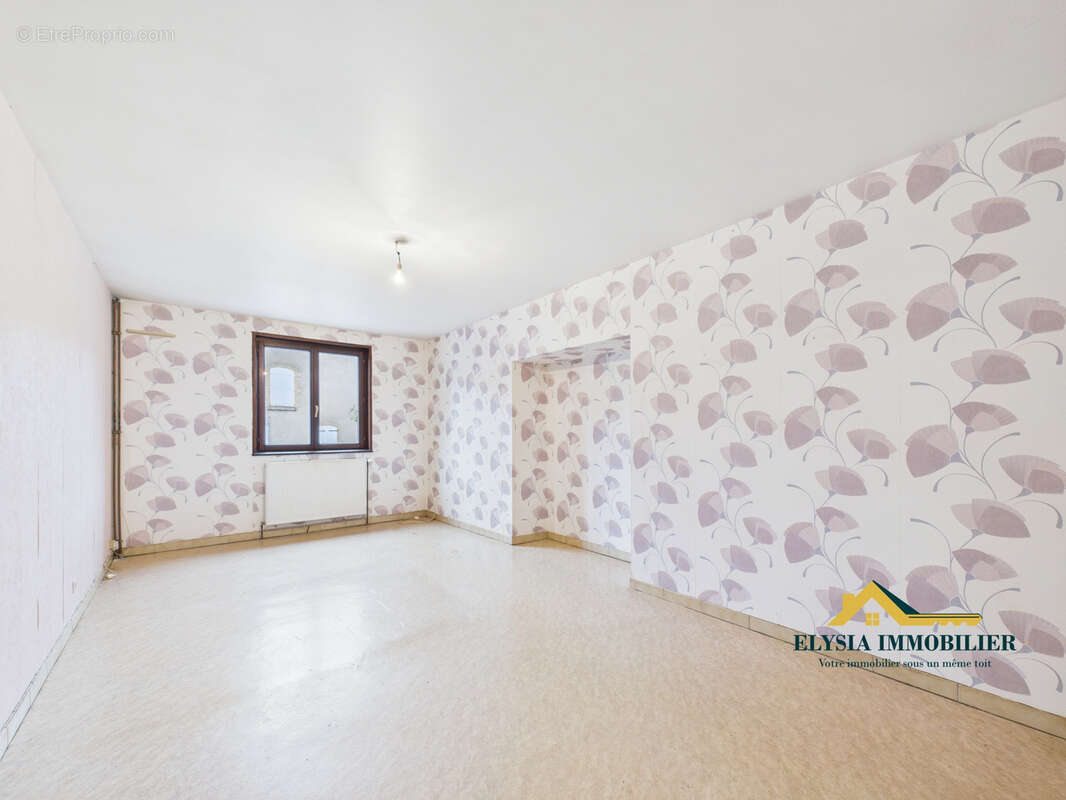 Maison à BAYONVILLE-SUR-MAD