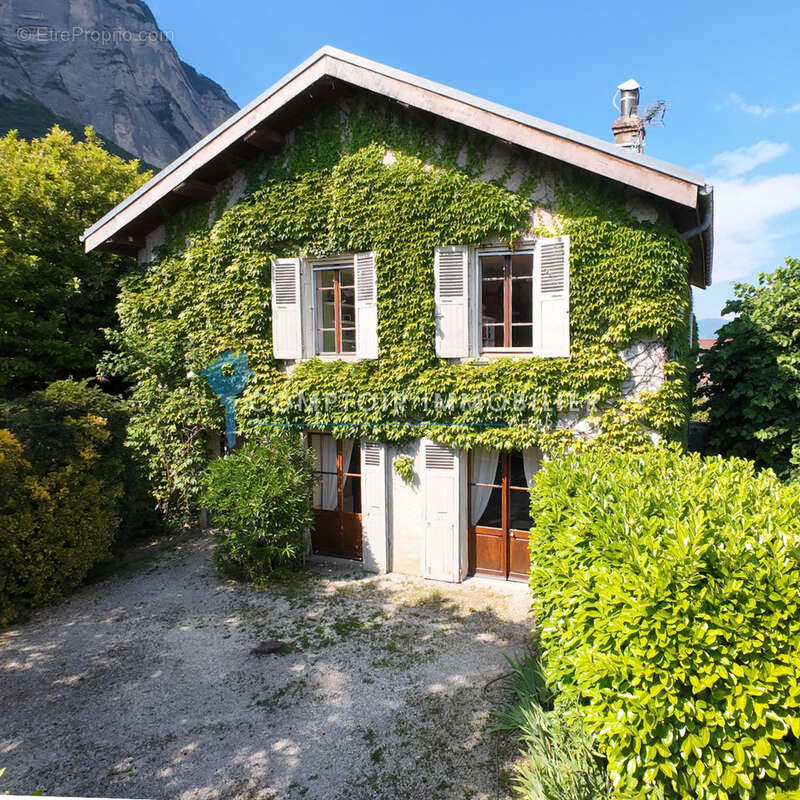 Maison à CROLLES