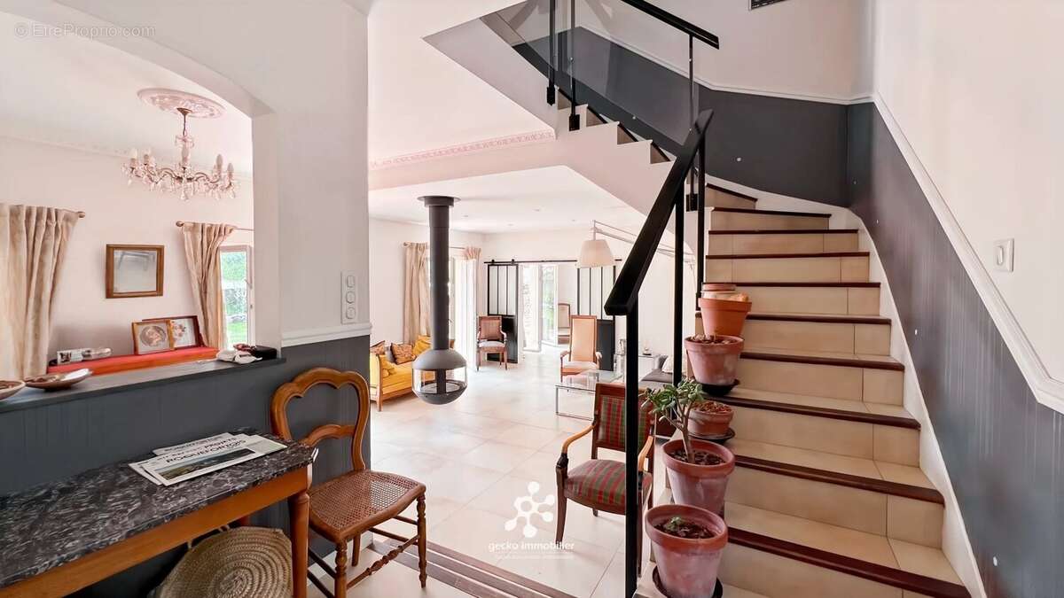 Maison à ROQUEFORT-LES-PINS