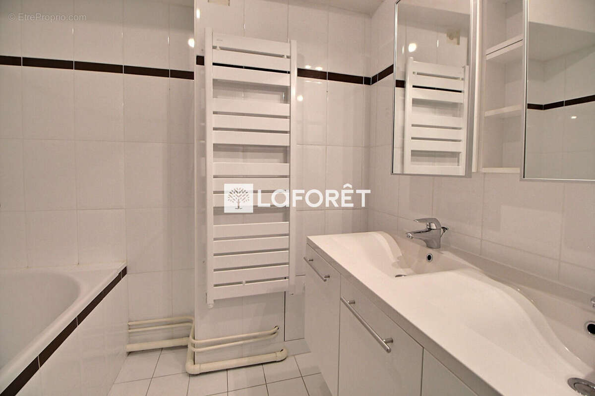 Appartement à SURESNES
