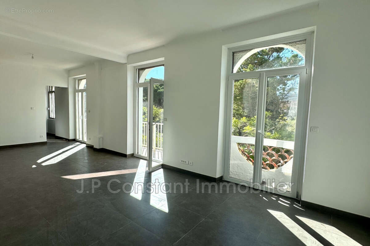 Appartement 78 m² à Saint-Cyr-Sur-Mer  - photo 7