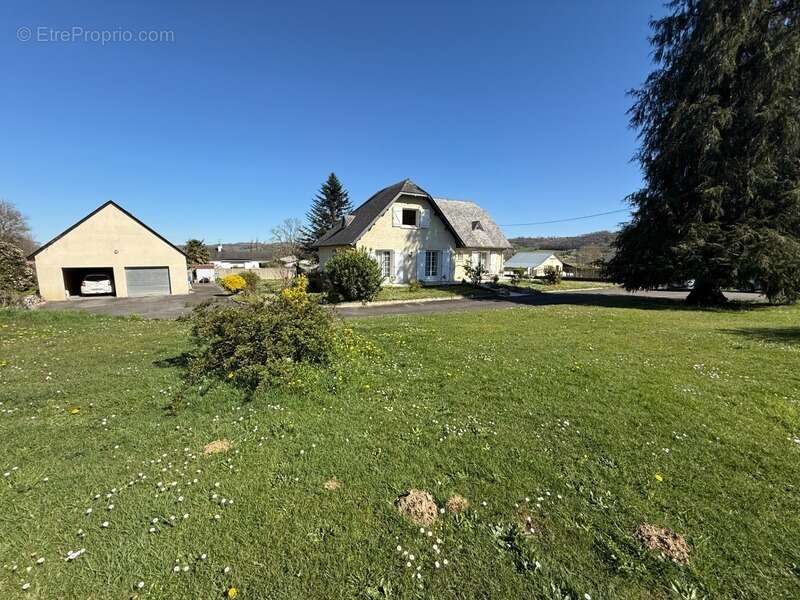 Grande maison avec dépendance sur 3460 m² de terrain - photo 20