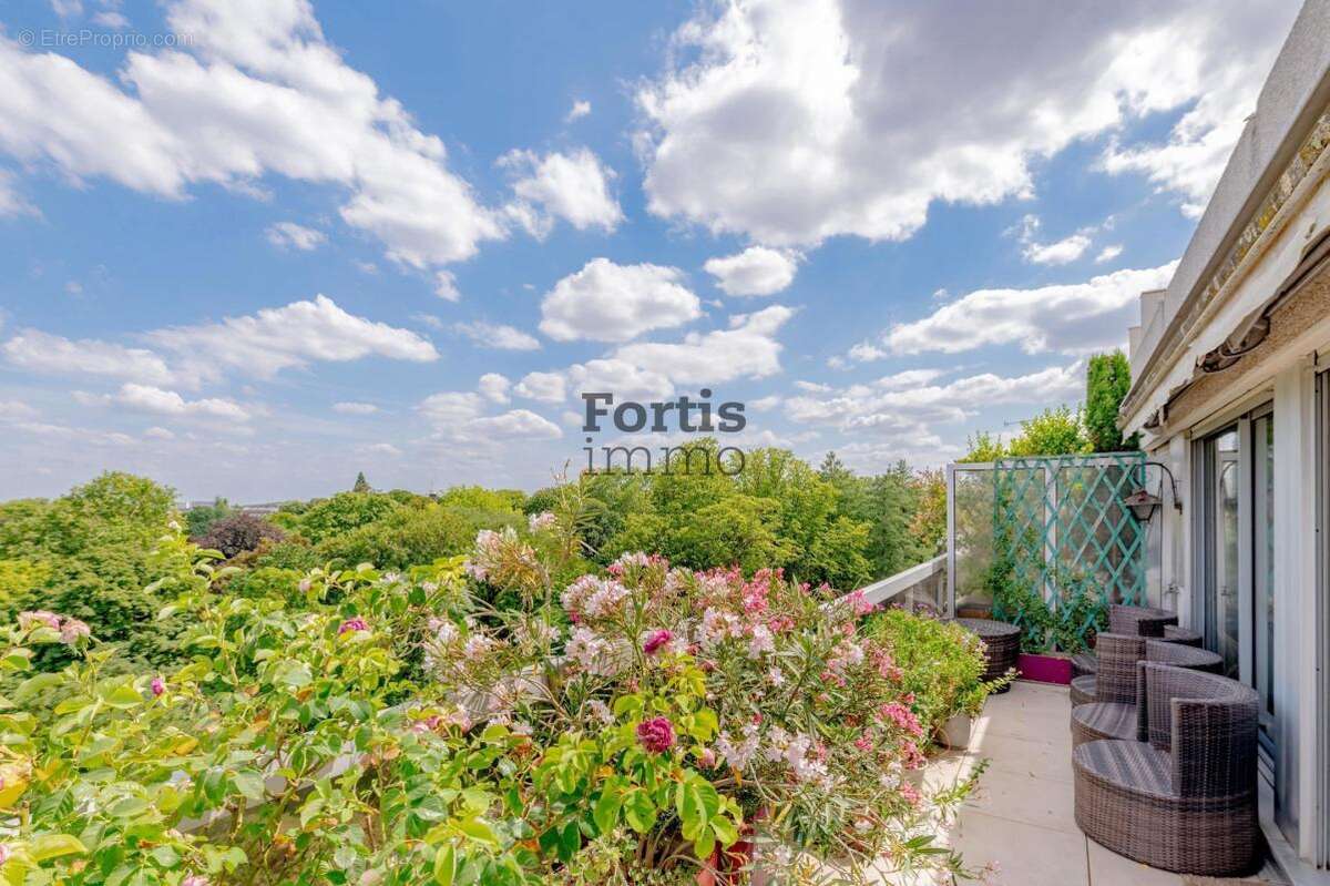 Appartement à PARIS-14E