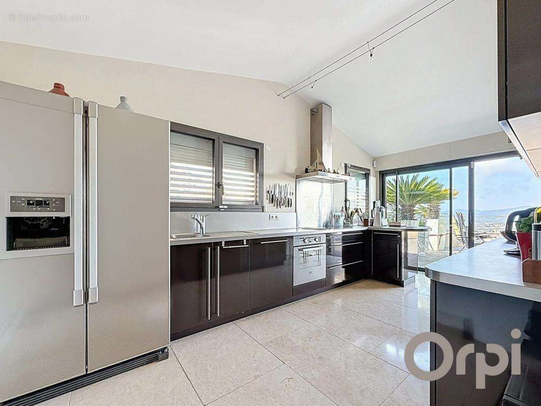 Maison à LES ISSAMBRES