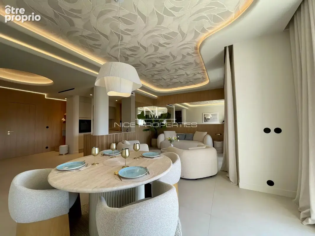Cannes, appartement sur la Croisette, vue mer et port - photo 9