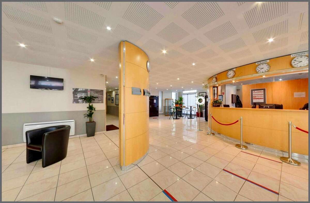 Photo 3 - Appartement à COURBEVOIE