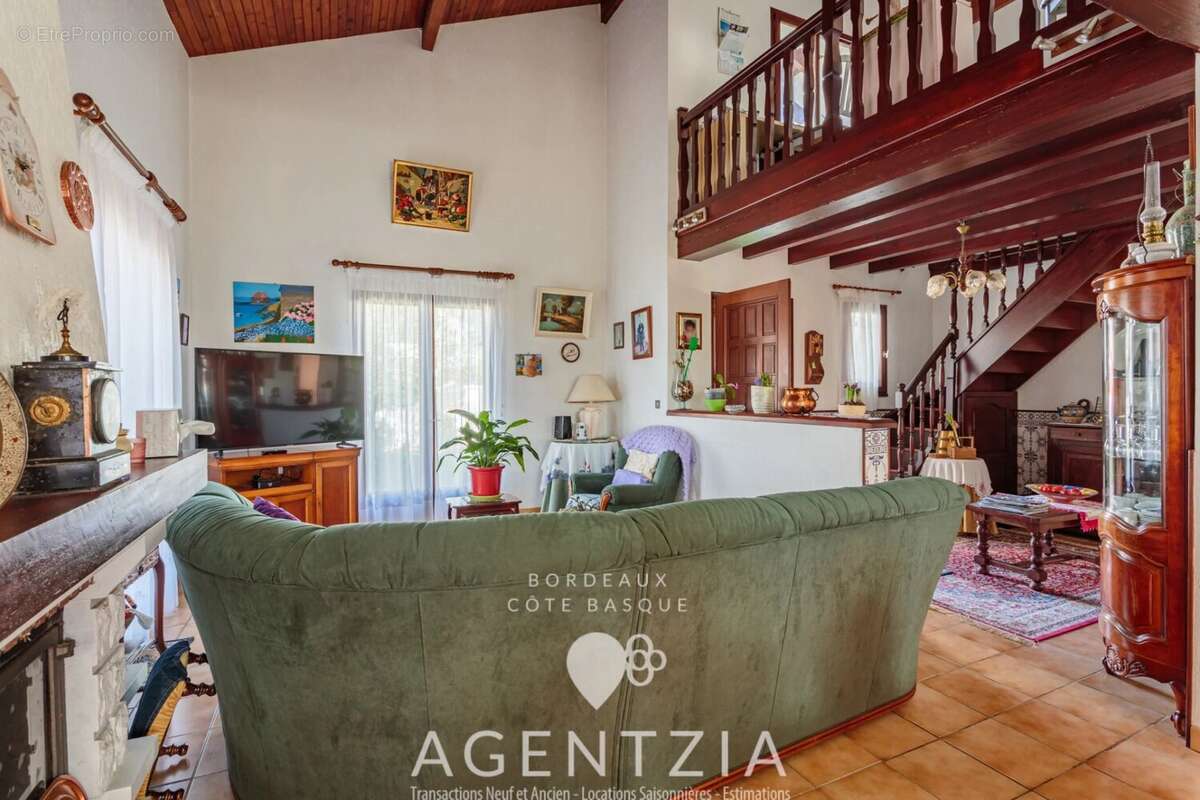 Maison à BASSUSSARRY