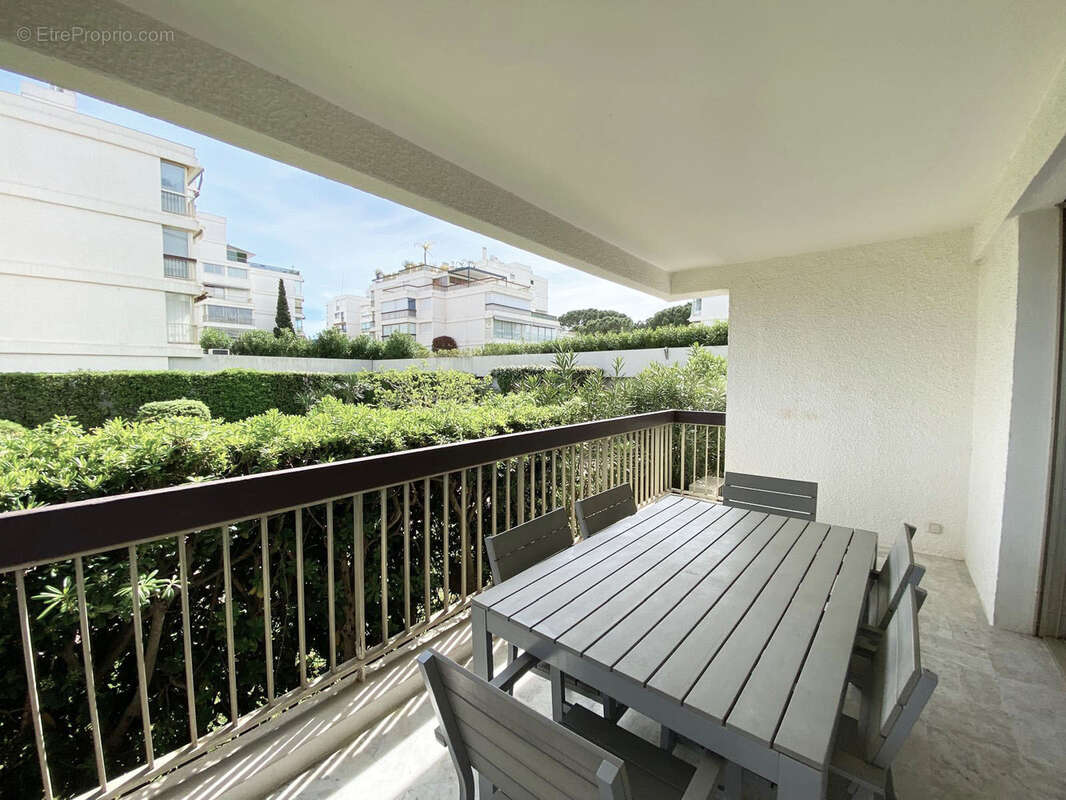 Appartement à MANDELIEU-LA-NAPOULE