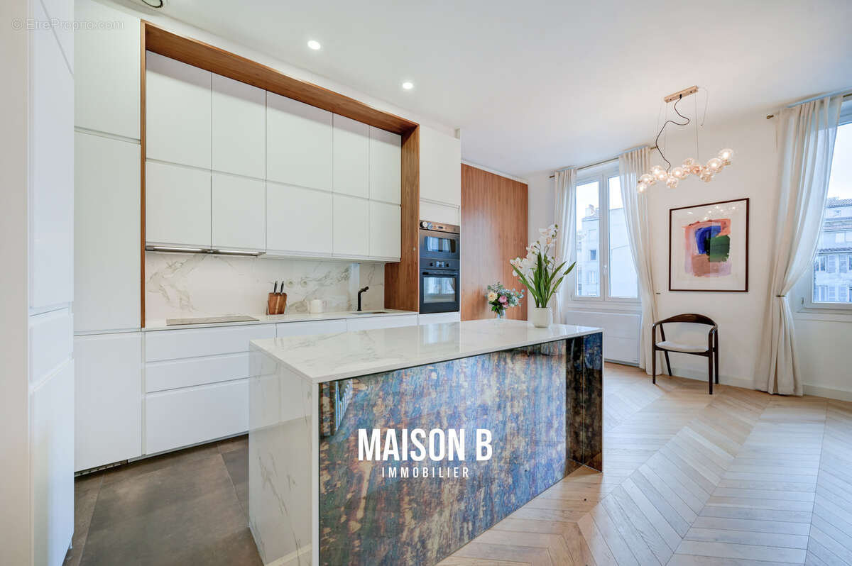 Appartement à MARSEILLE-6E