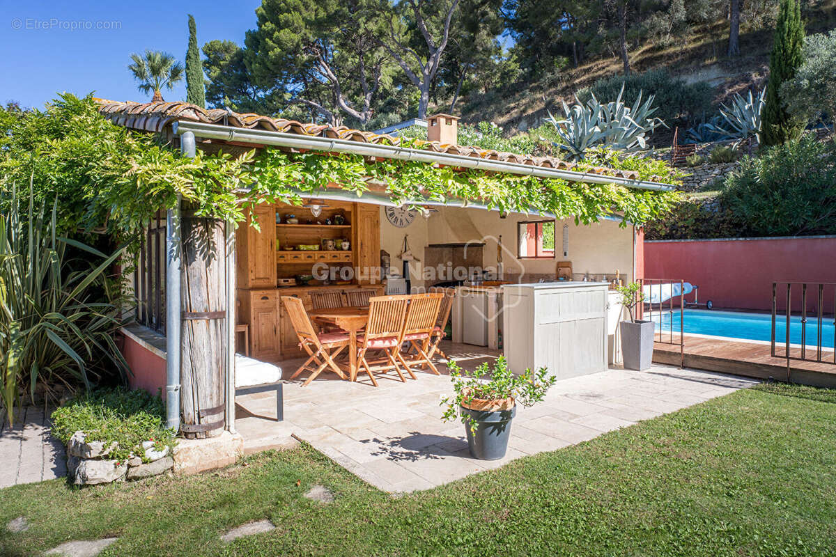 Maison à SAINT-CHAMAS