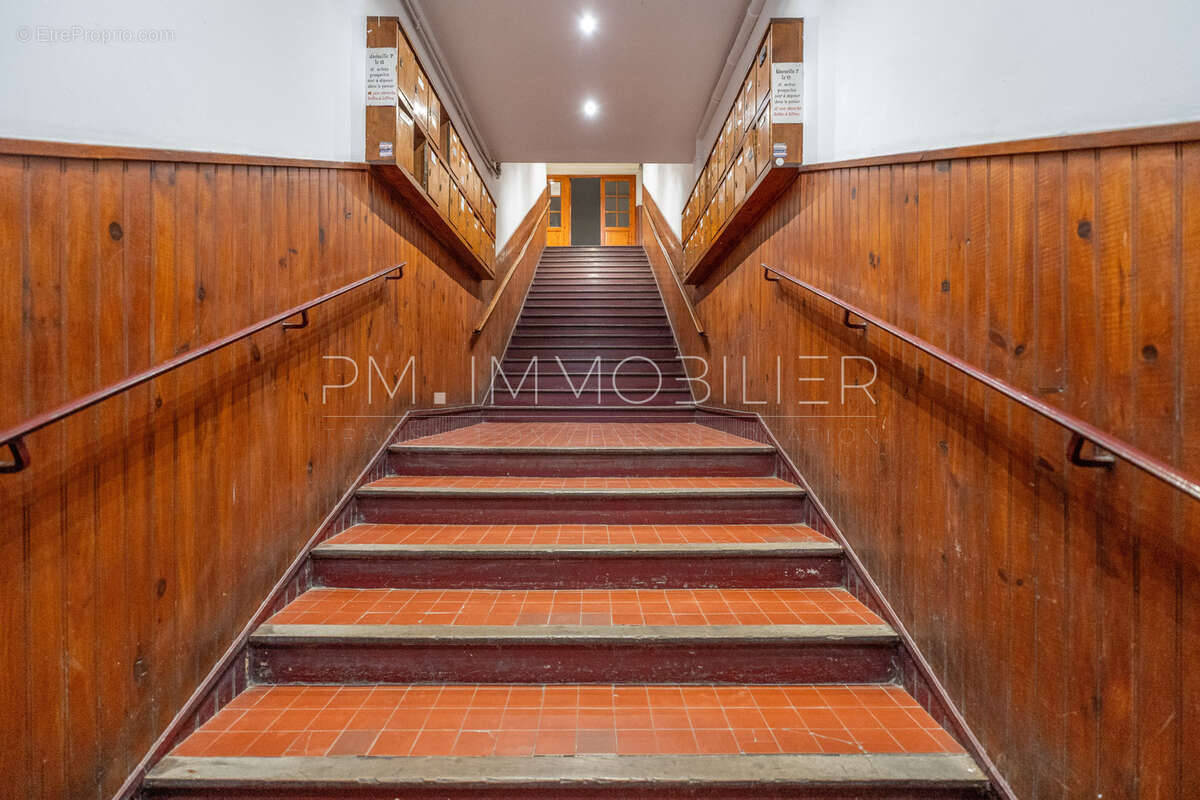 Appartement à MARSEILLE-2E
