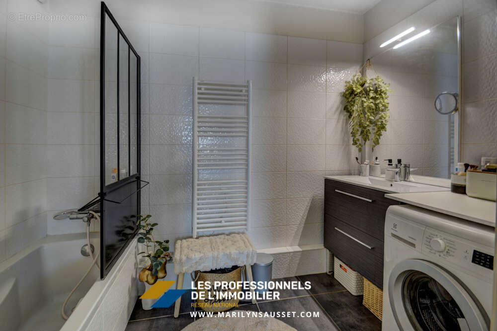 Appartement à PIERRE-BENITE
