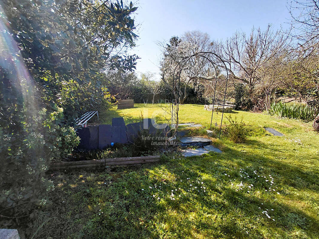 Maison à SAINTE-LUCE-SUR-LOIRE