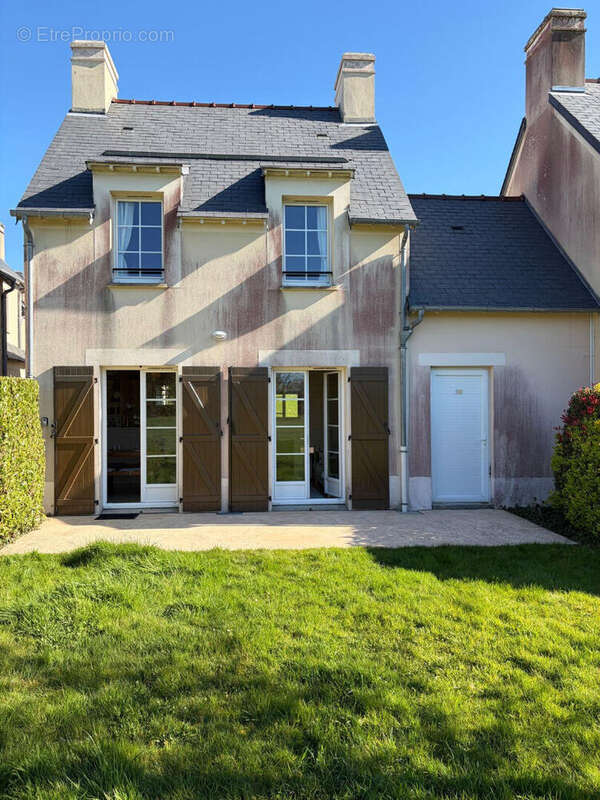 Appartement à PORT-EN-BESSIN-HUPPAIN