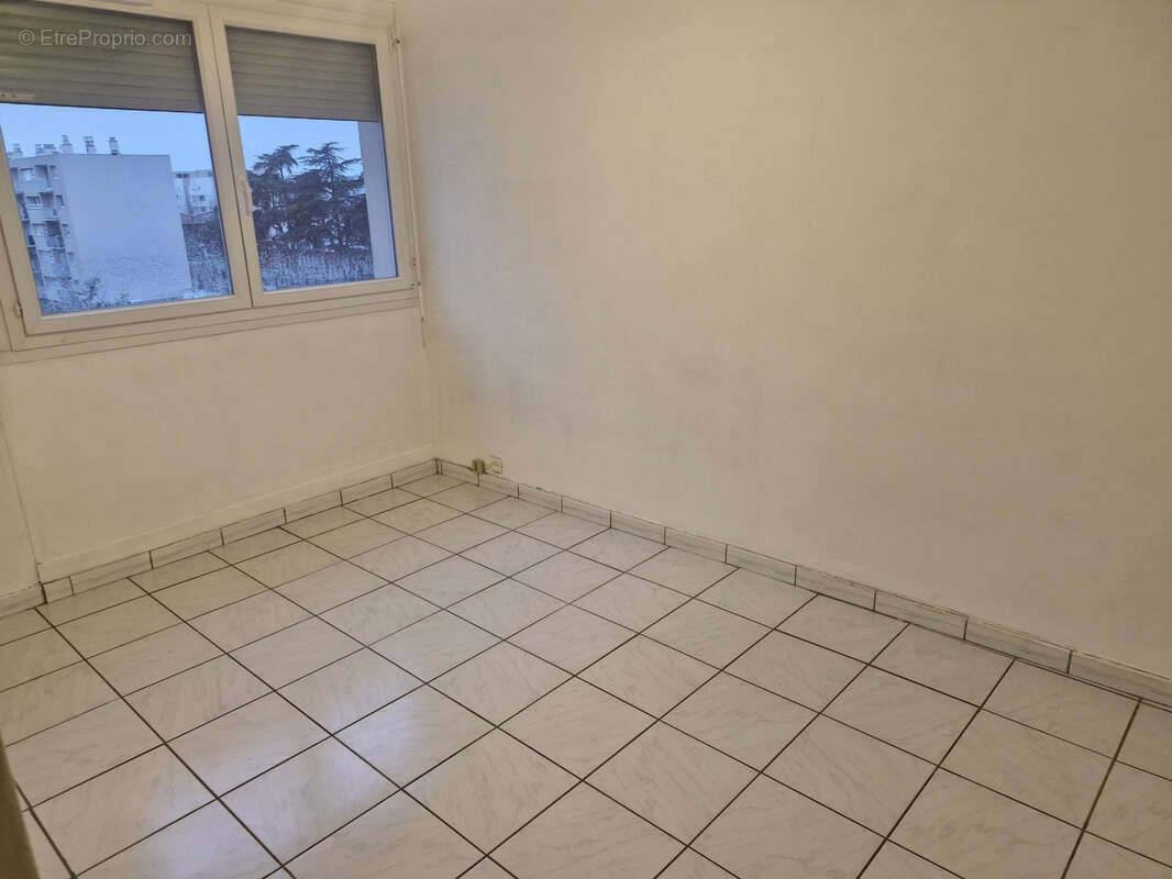 Appartement à BRON