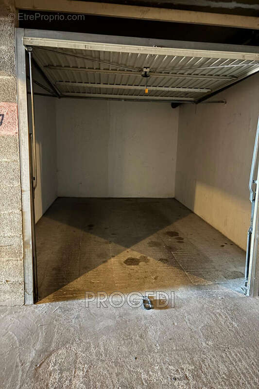 Parking à BEAUSOLEIL