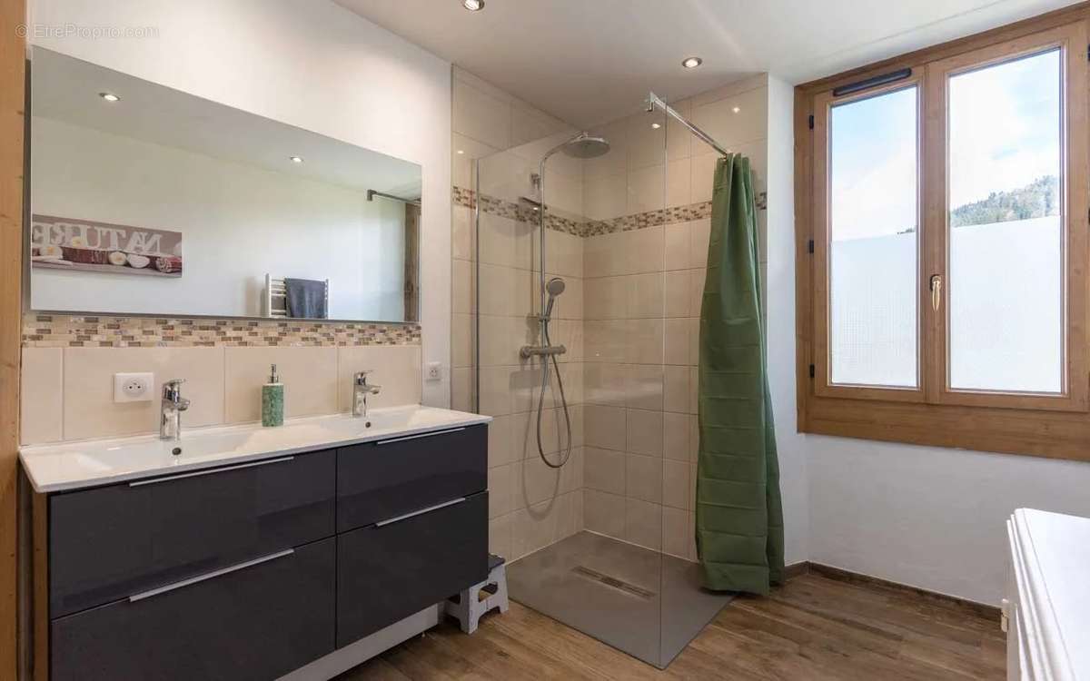 Maison à LES AVANCHERS-VALMOREL