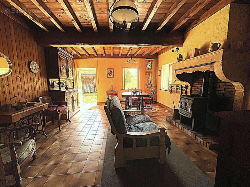 Maison à MOGNENEINS