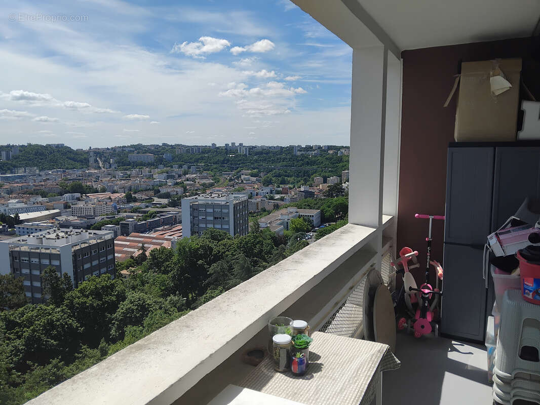 Appartement à LYON-9E