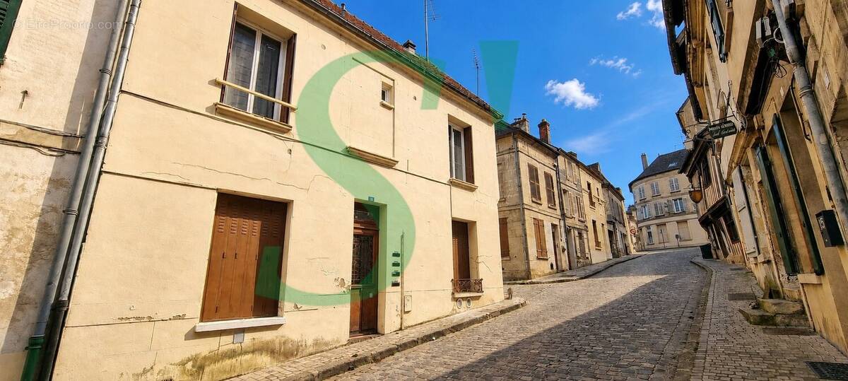 Appartement à MAGNY-EN-VEXIN