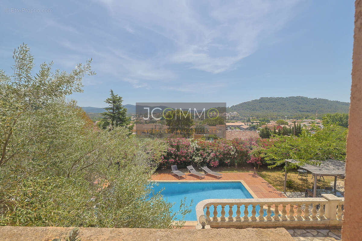 Villa T8 190m2 hab + Dépendance + Piscine + Vue dominante - photo 6