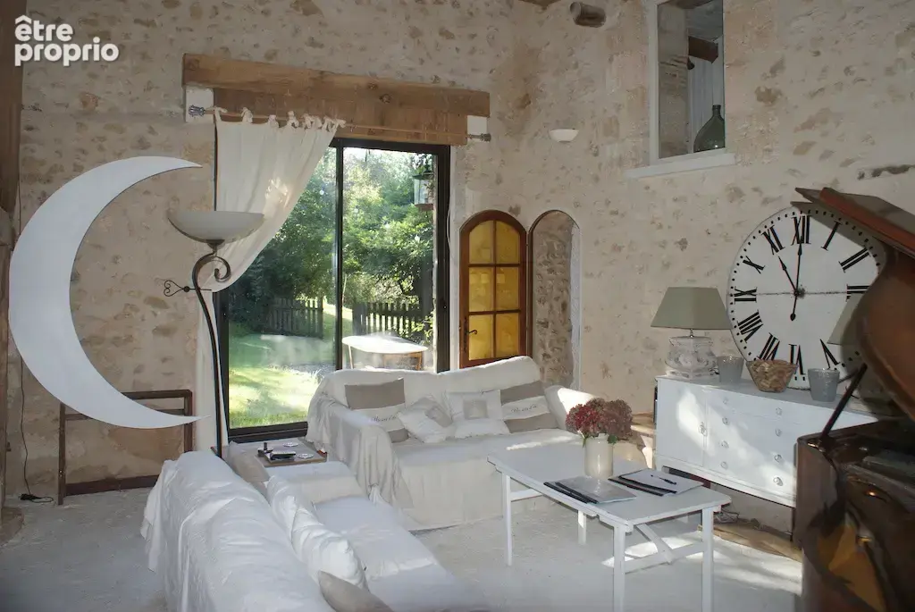 A VOIR. Belle maison en pierre de 4 chambres avec dépendances et vues sur terrain d'environ 2811m2 - photo 6