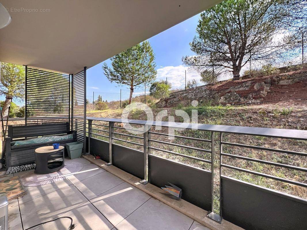 Appartement à ROQUEBRUNE-SUR-ARGENS